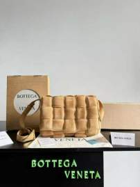 Picture of Bottega Veneta Handbags _SKUfw221093703fw